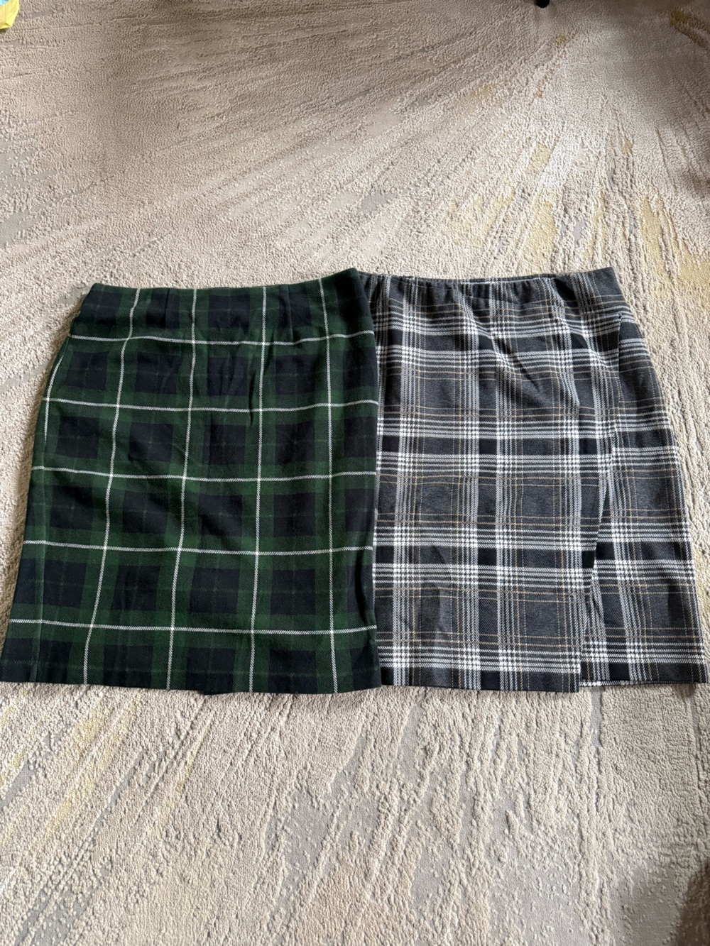 J. Jill Plaid A line knee length Skirts Green gray pull on elastic waist medium